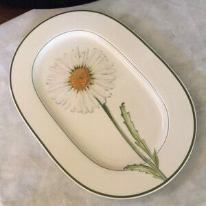 Villeroy & Boch Flora fine china dishwasher microwave safe oval serving dish